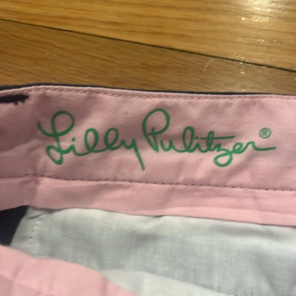 Lilly Pulitzer navy blue cotton Avenue shorts size 2 . - Image 2