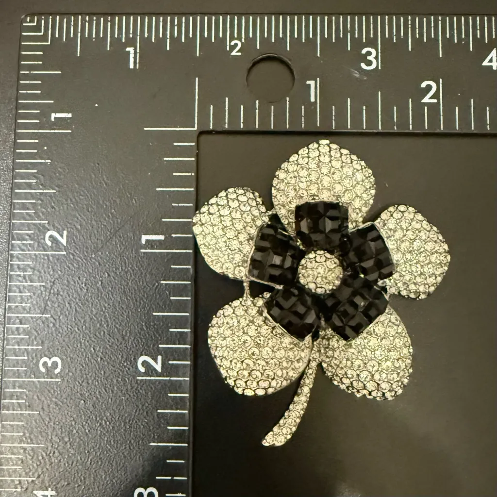 Unsigned Sterling Silver 925 Pave Crystal Black /Clear Rhinestones Flower Brooch - Image 5