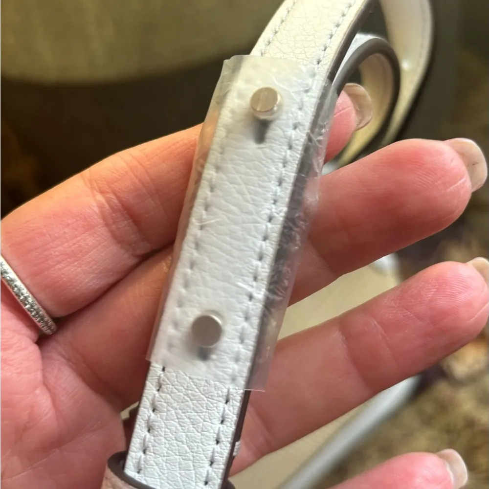 Authentic KATE SPADE leather/Straw zip top Crossbody - Image 9