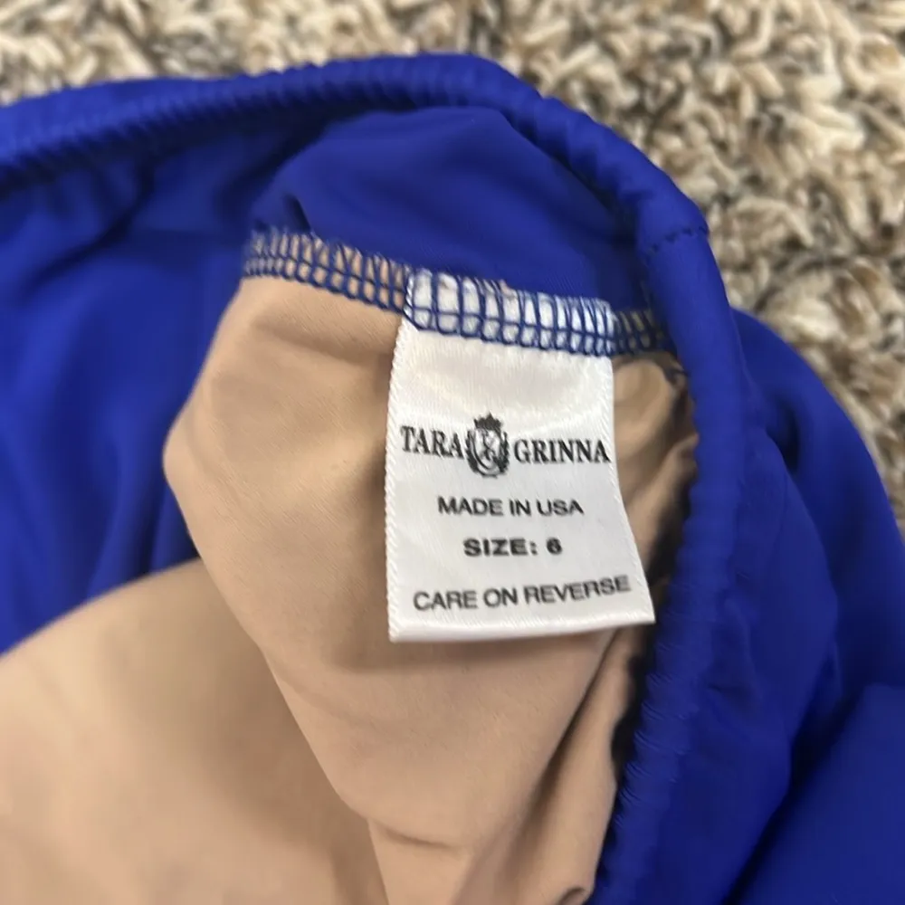 Tara Grinna two piece: bandeau top and skirted bottom Size 6 - Image 3