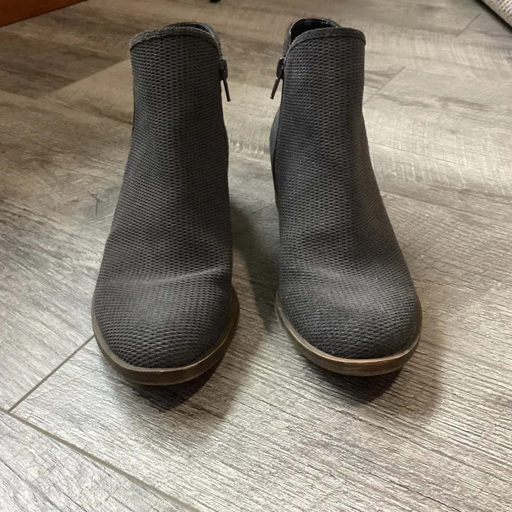 Kensie Gerona Ankle Booties Size 6.5 - Image 3