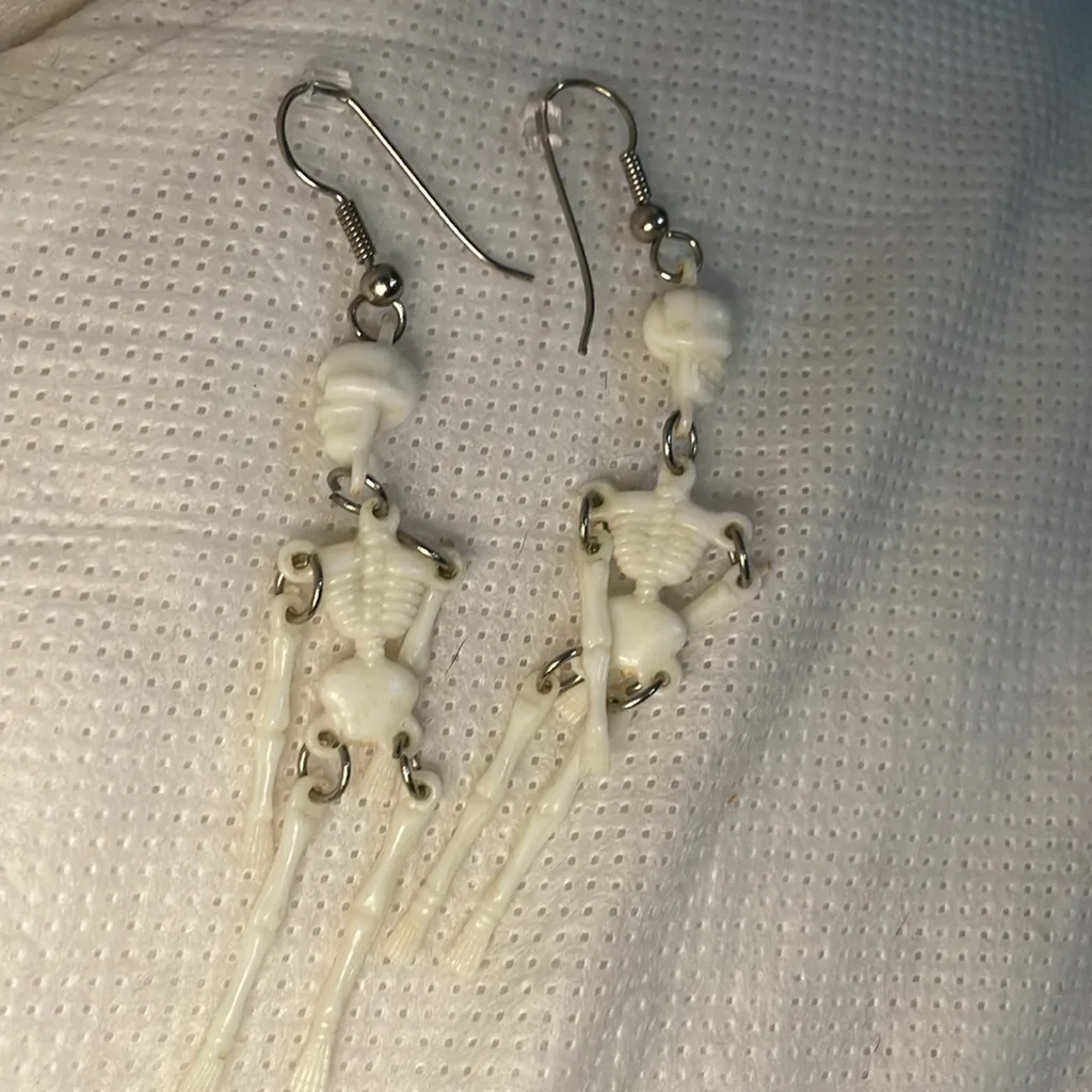 Womens Halloween 🎃 Skeleton 💀 Dangle Earrings in White - Image 3