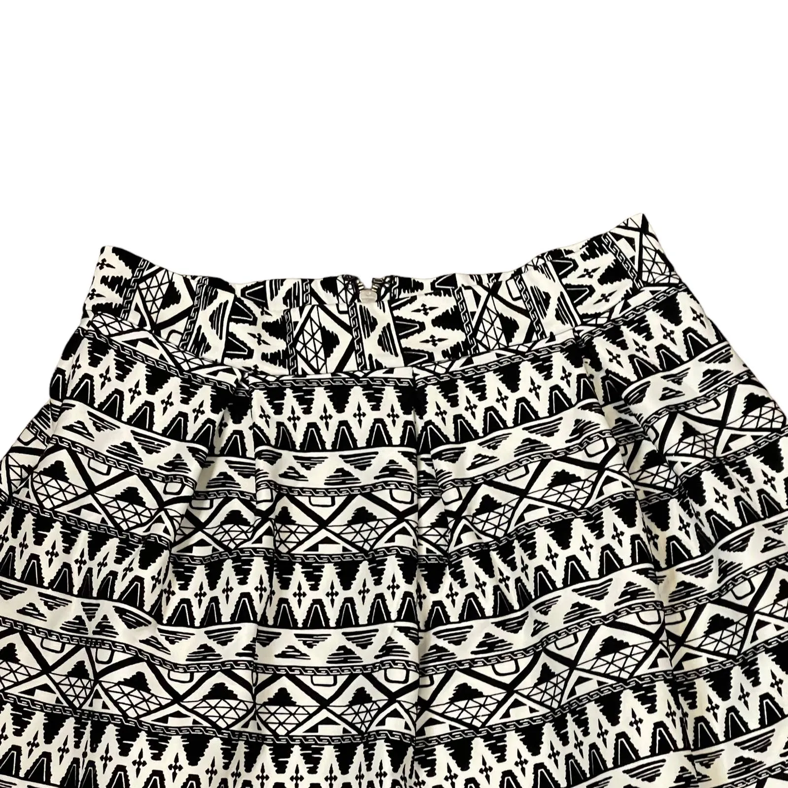 Forever 21 Skirt Size 1 Juniors Black White‎ Lined Nylon Blend Womens 28X18 - Image 2