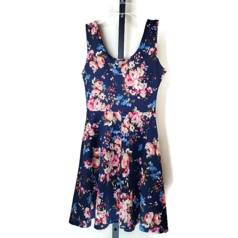 Derek Heart Floral Skater Dress Sleeveless Small - Image 4