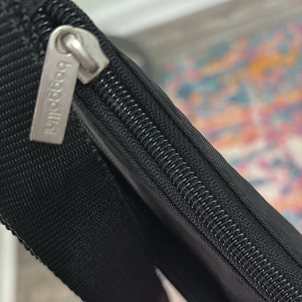 Baggallini HP Bagg Black Lightweight Nylon Zip Crossbody - Image 5