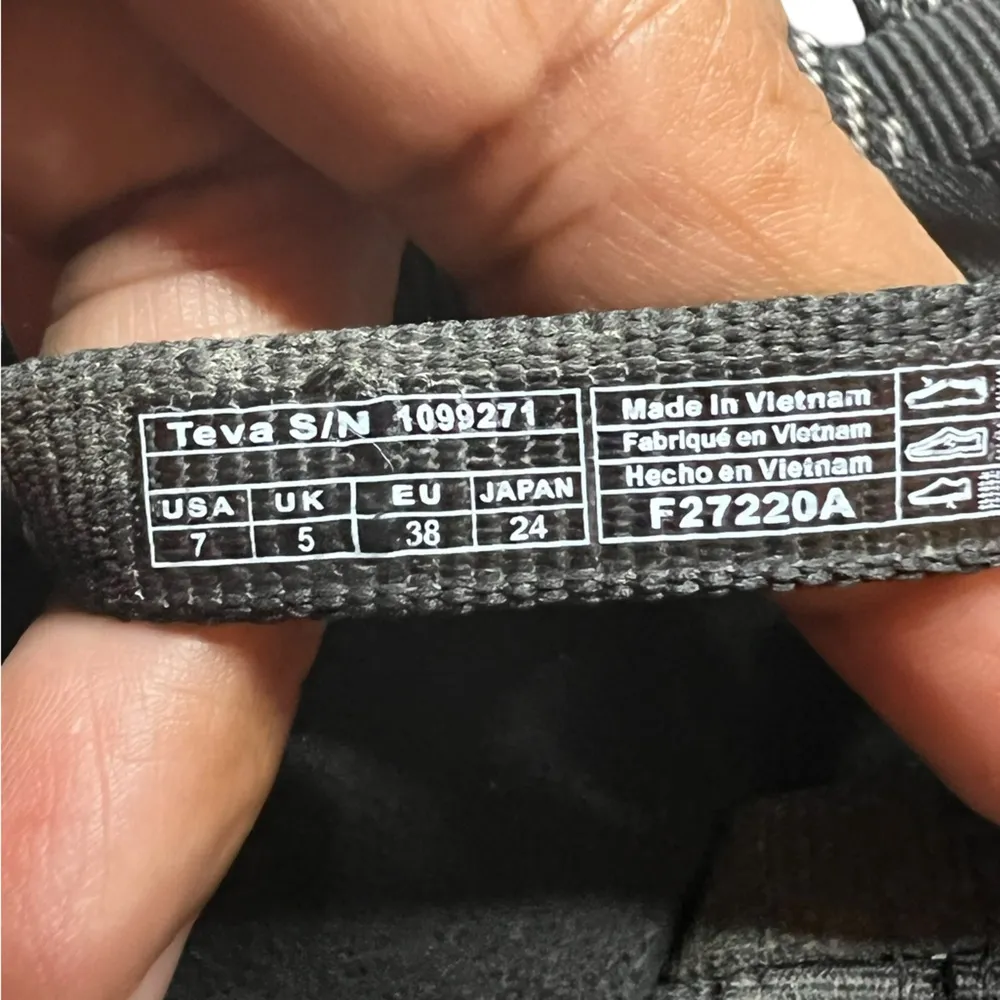 TEVA Voya Women’s Strappy Sandals Black Crisscrossed Shoes - Size 7 - Image 2