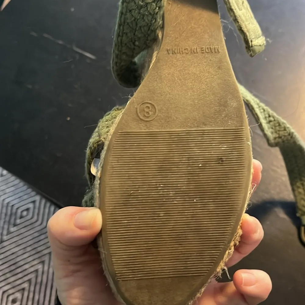 sandals. Size 8. Good used condition. A couple flaws shown in photos. - Image 2