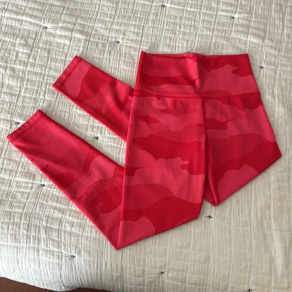 OFFLINE by Aerie Camp High-Waisted 7/8 Length Legging in Chilly Red Size M - Image 3