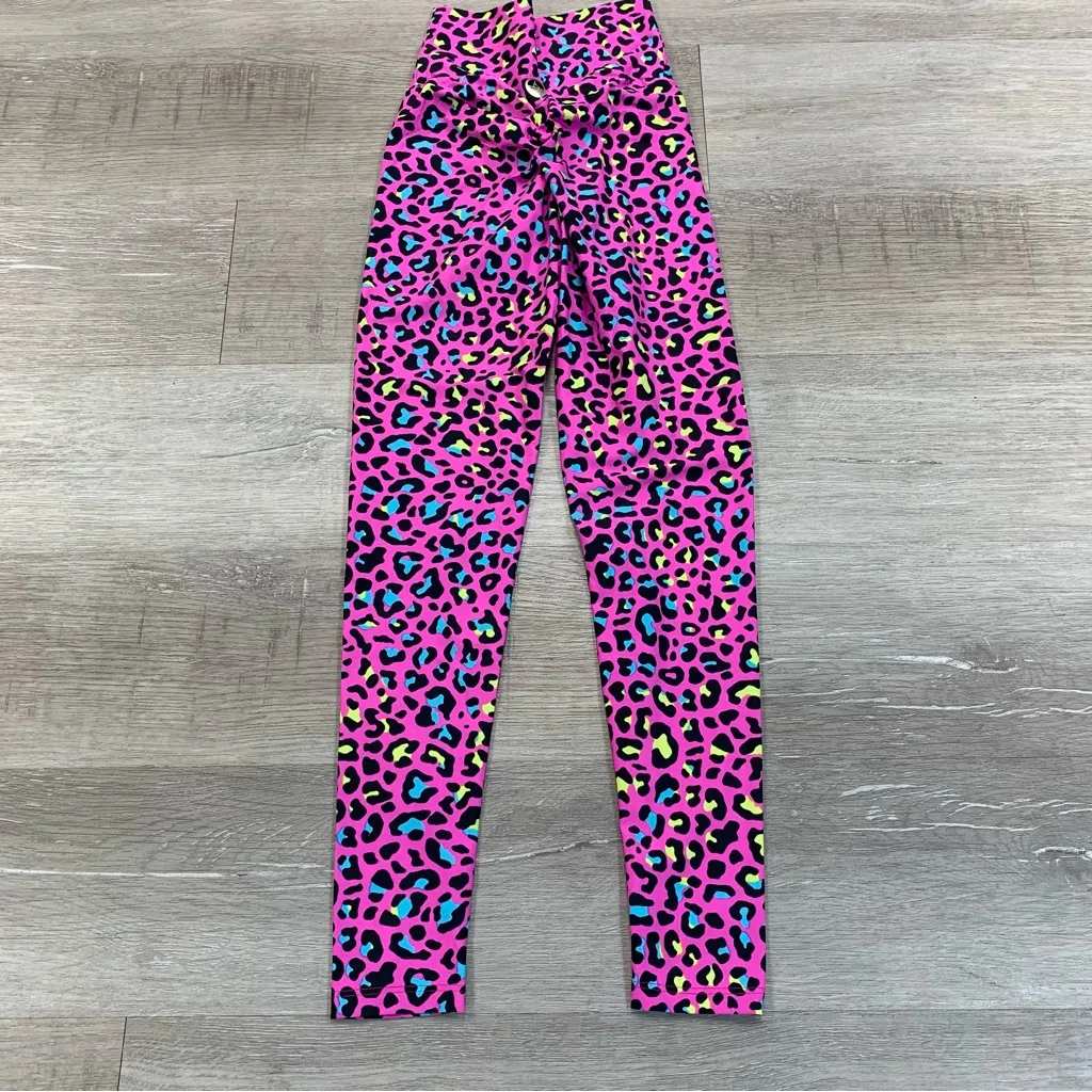 Vibrant Leopard Print Leggings by First Step Gym Clothes. Size XS Pink - Image 2
