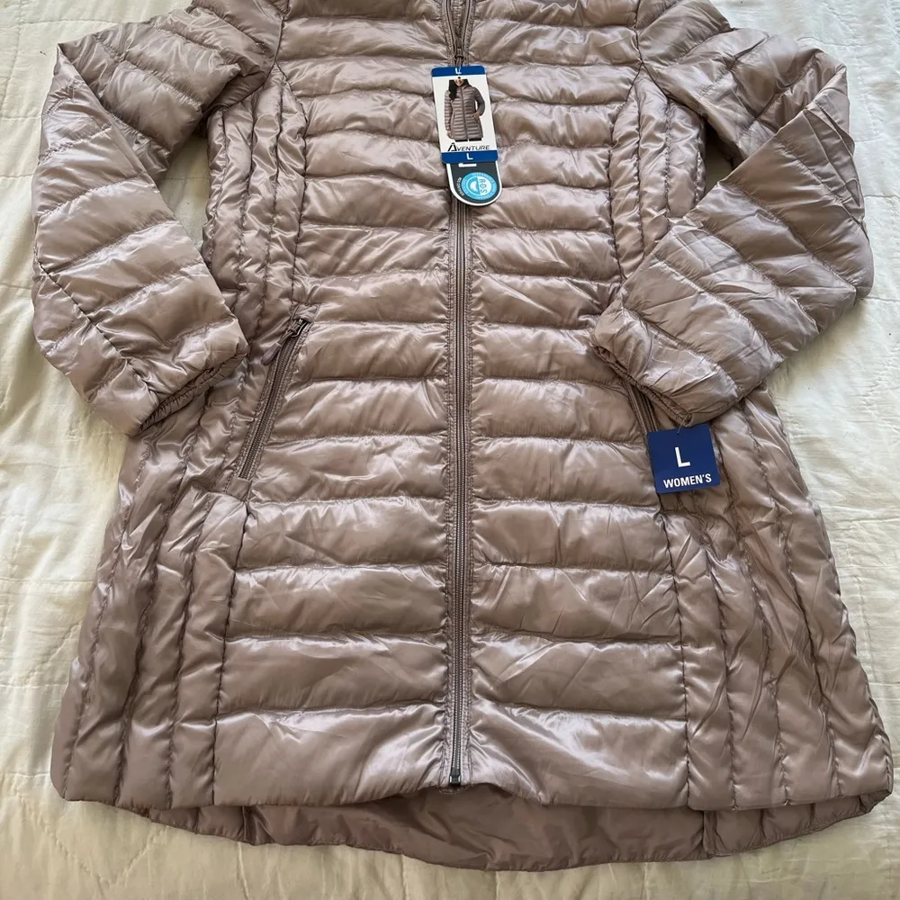 NWT: Aventure lightweight down jacket Size L - Image 4
