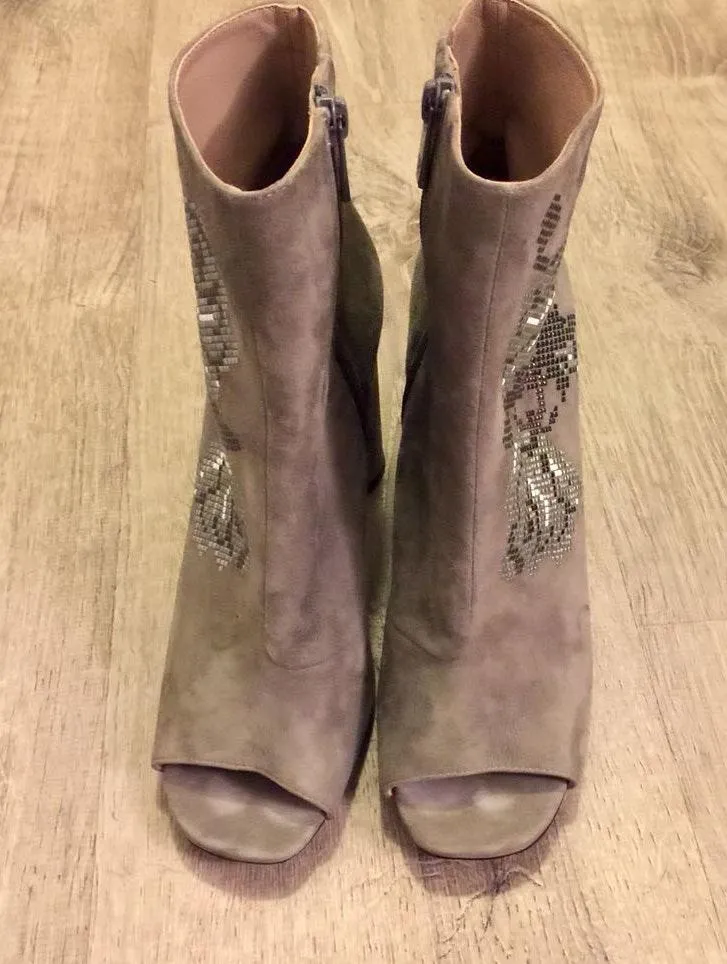 Donald Pliner BARRI Grey suede Embellished Bootie - Image 5