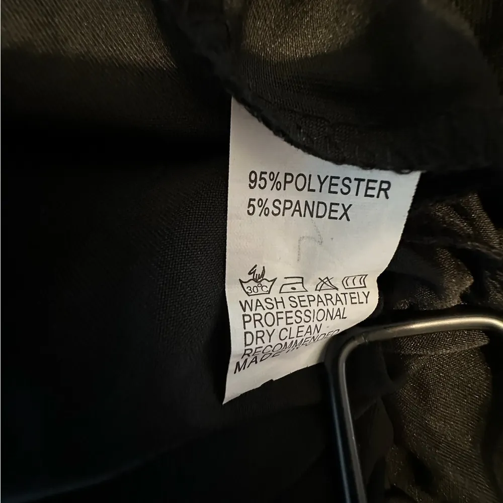 Game of Thrones Tyrion Lannister Black Tee I Drink and Know Things Size Medium - Image 4