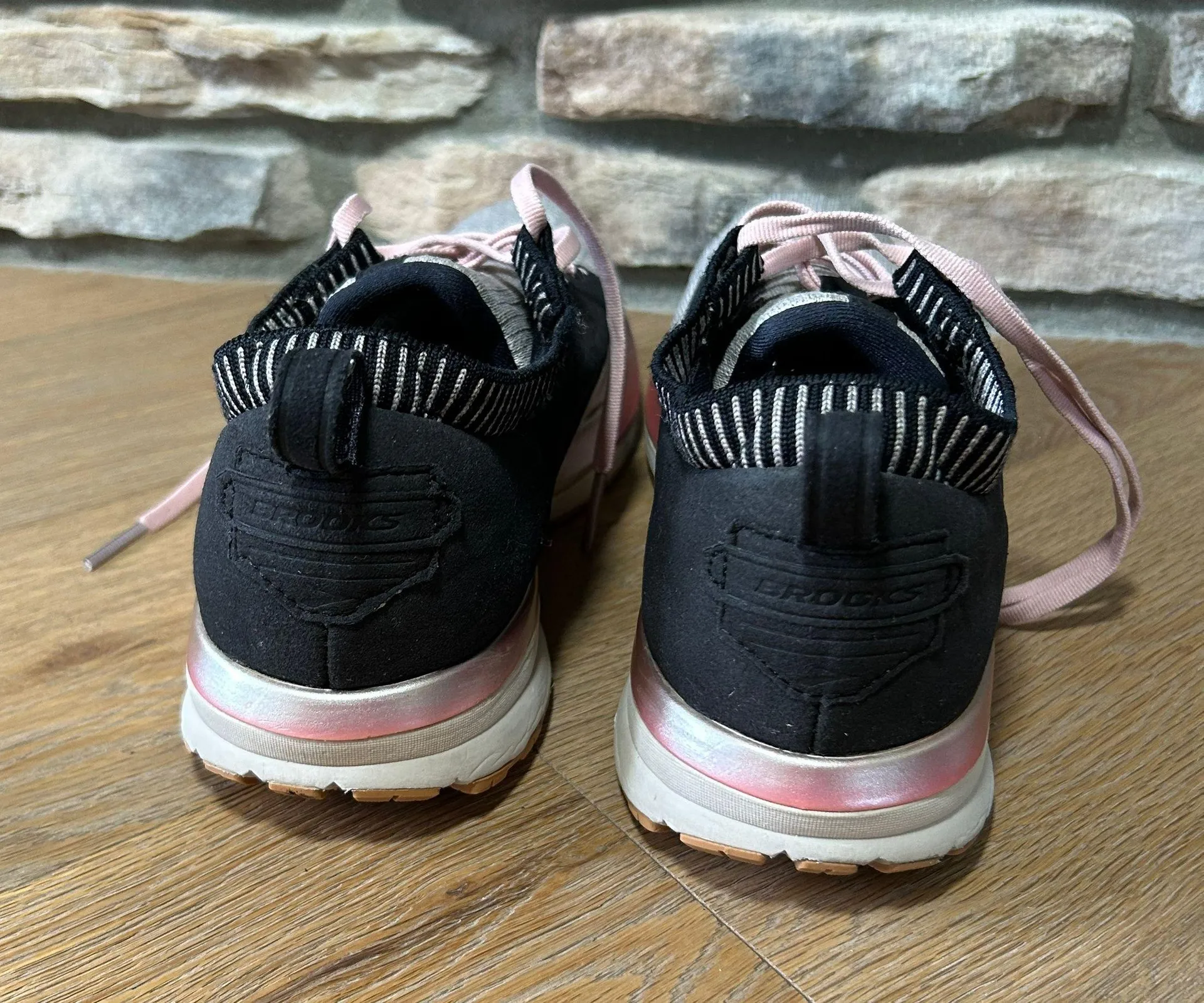 Brooks women’s size 11 Ricochet DNA running shoes - Image 5