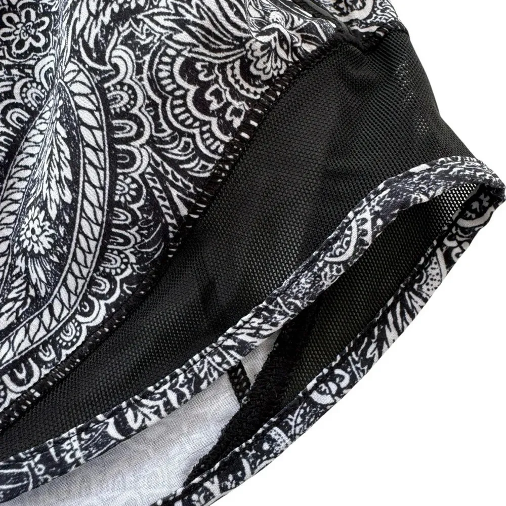 Lululemon Hotty Hot Short (Long) Mini Antique Paisley White Black Size 4 - Image 9
