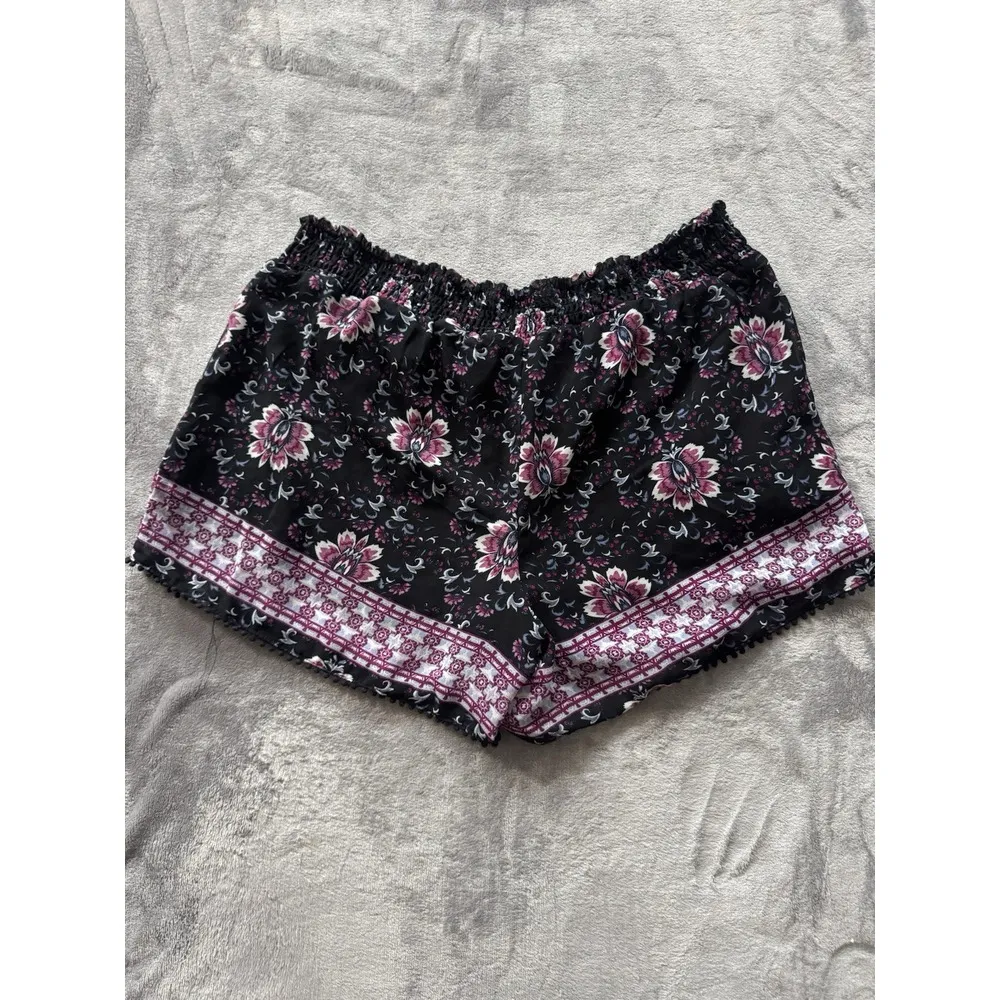 2 Set Of Maurices Womens Pocket Dolphin Floral Shorts Size Large‎ - Image 4