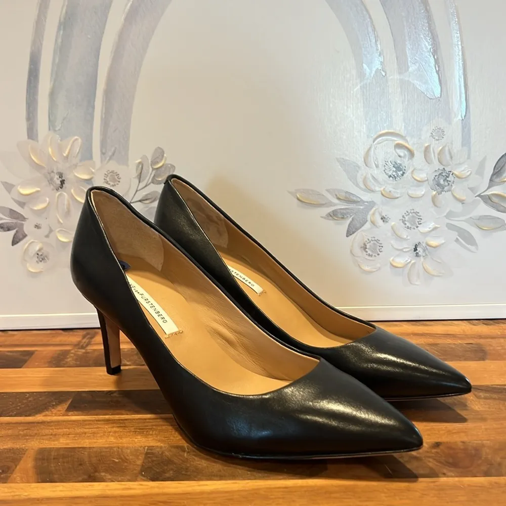 Diane Von Furstenberg The Olee Black Leather Heels - Image 2