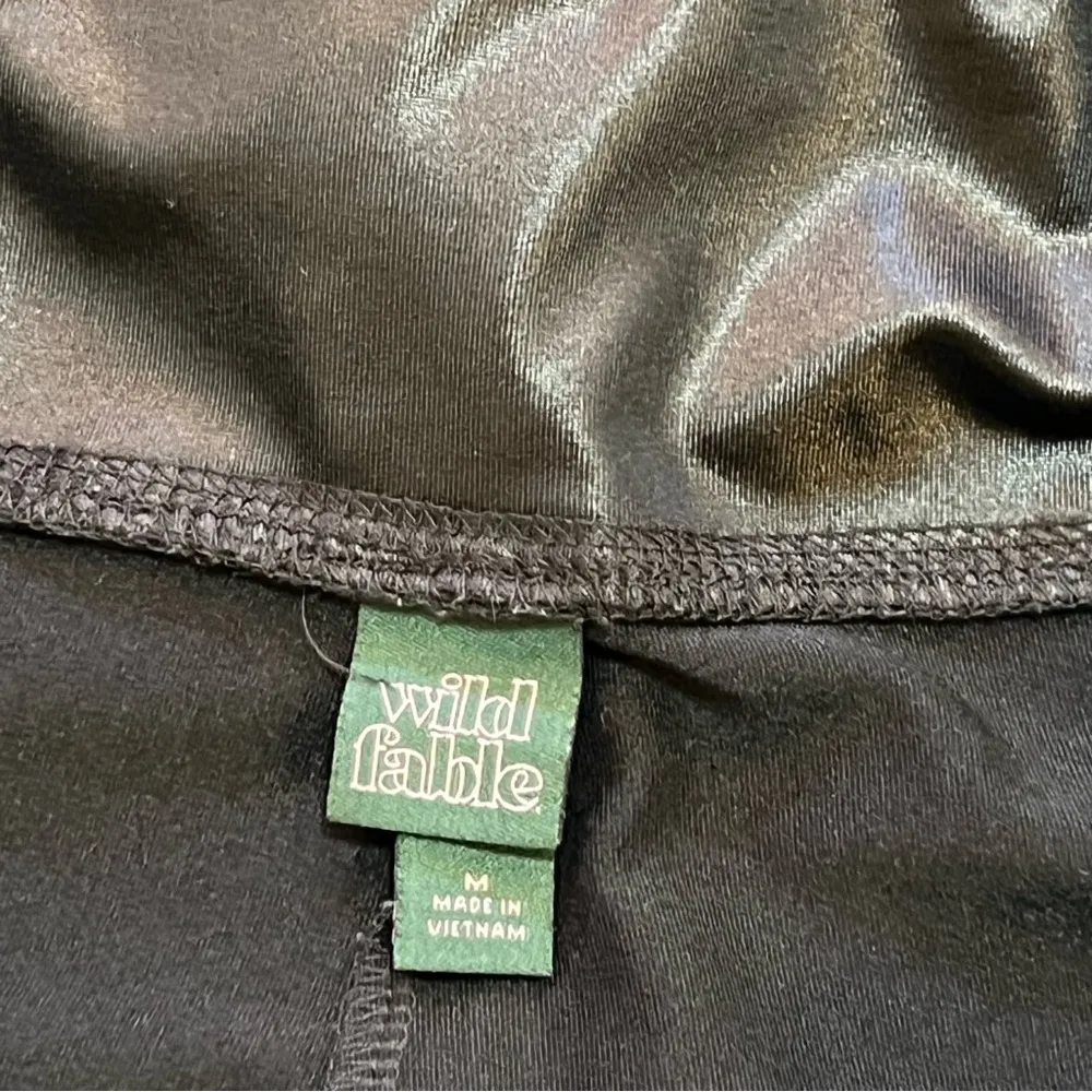 WILD FABLE leggings shiny black size medium - Image 3