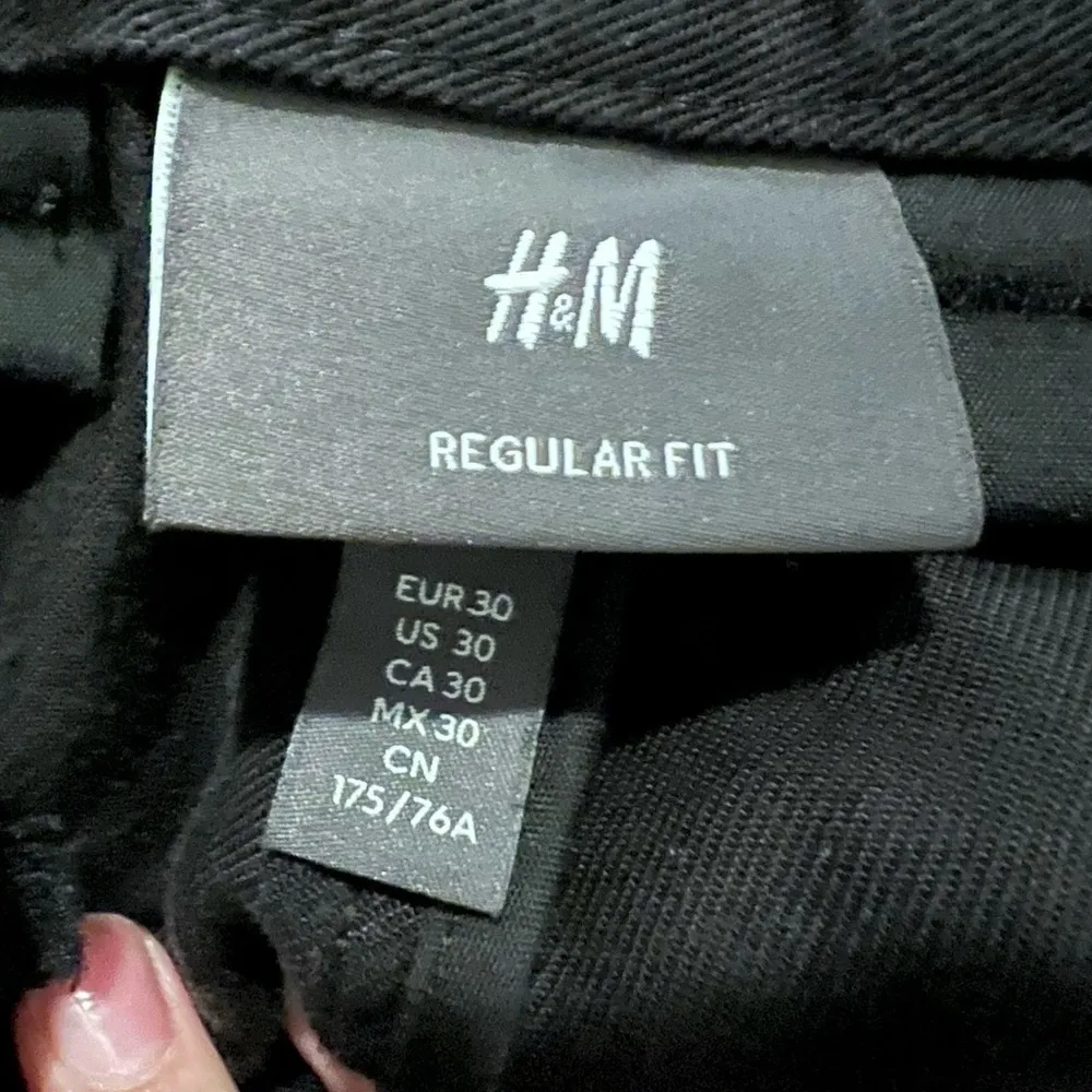 H&M Regular Fit Linen Blend Black Pants - Image 3