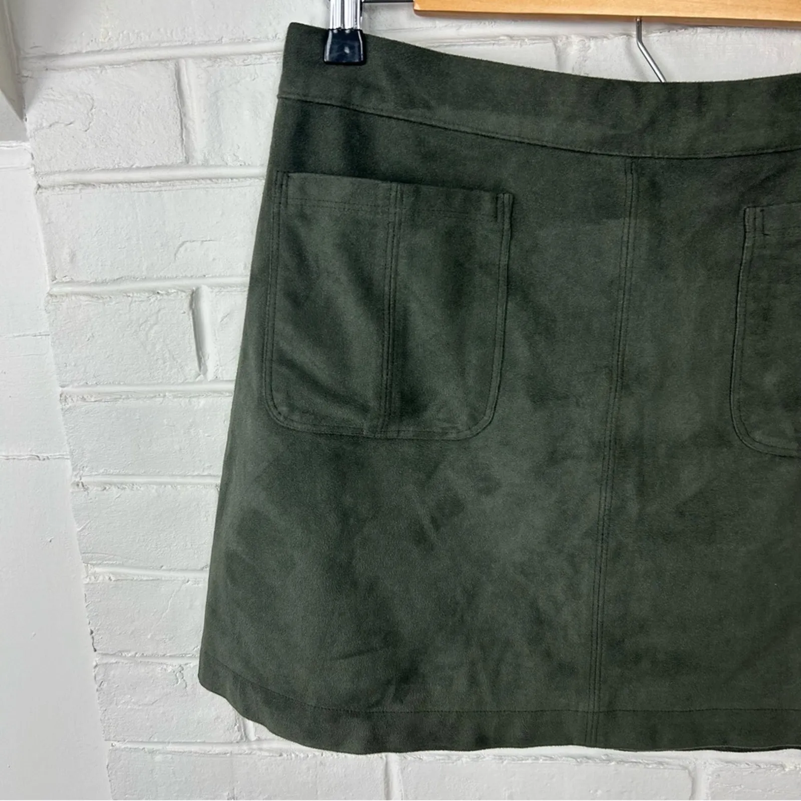 Abercrombie & Fitch Green Faux Suede Pocket Mini Skirt Size 8 - Image 7