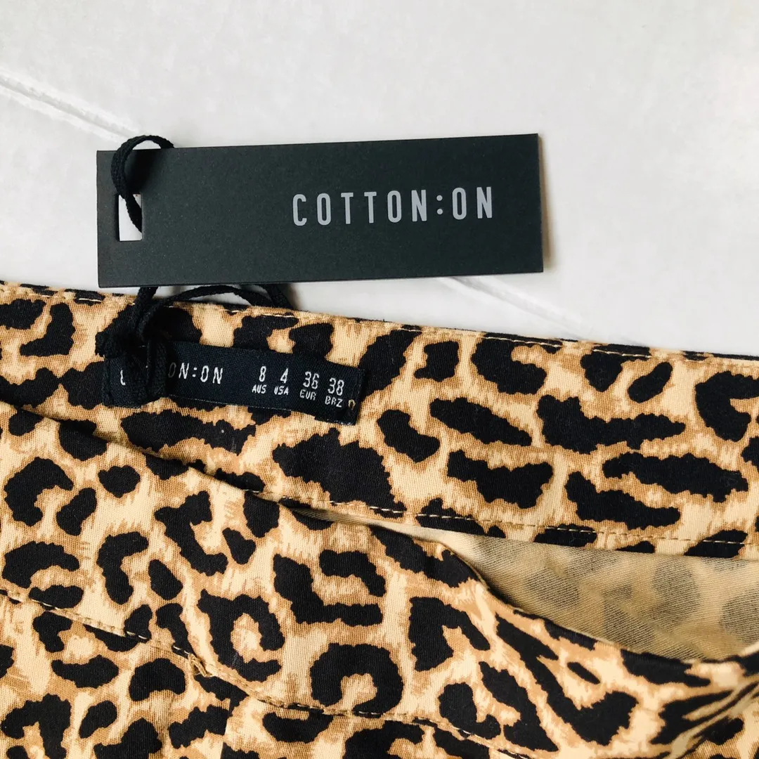 Cotton On Leopard Print Capri Pants/size 4 - Image 7