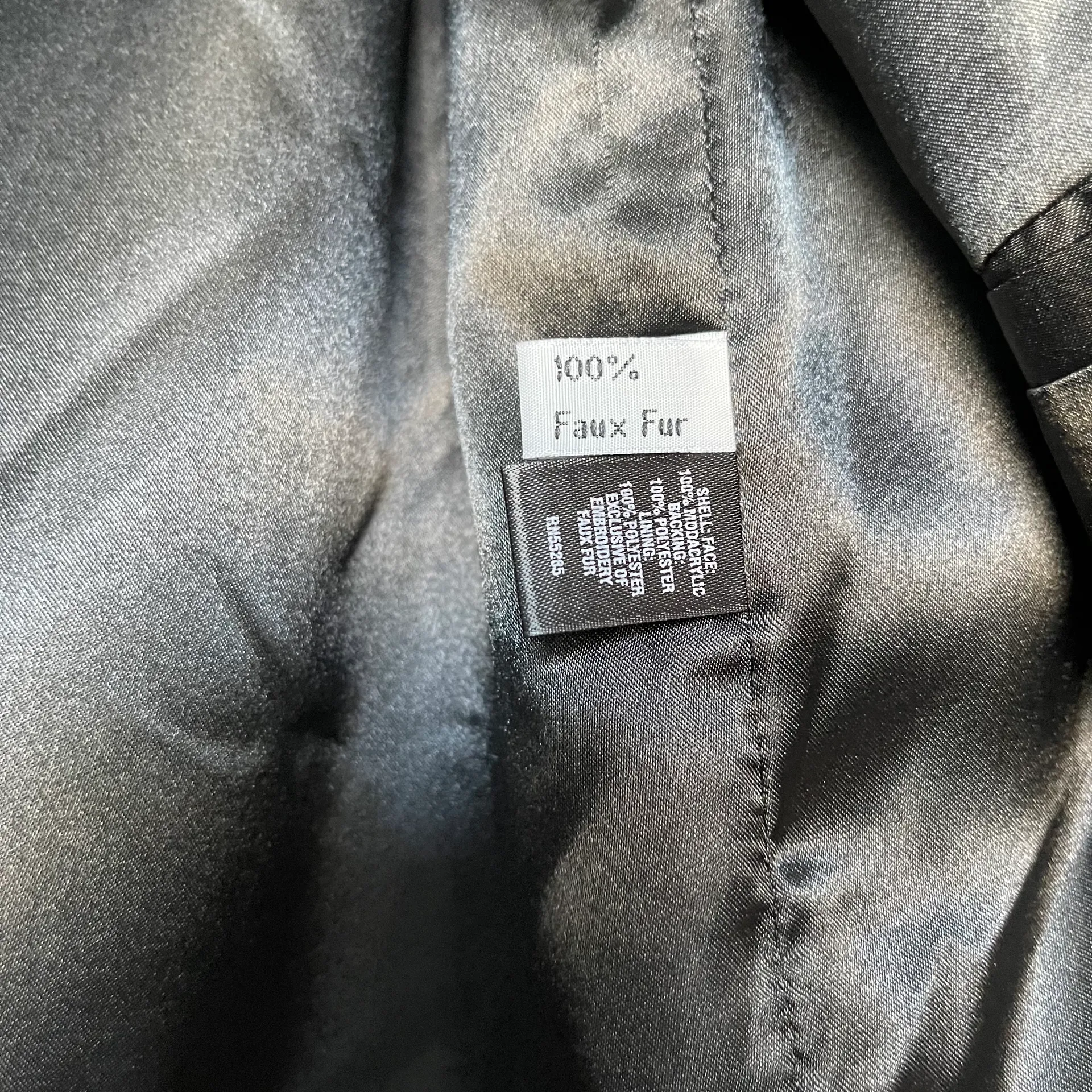 EXPRESS Black Faux Fur Cropped Jacket - Image 8