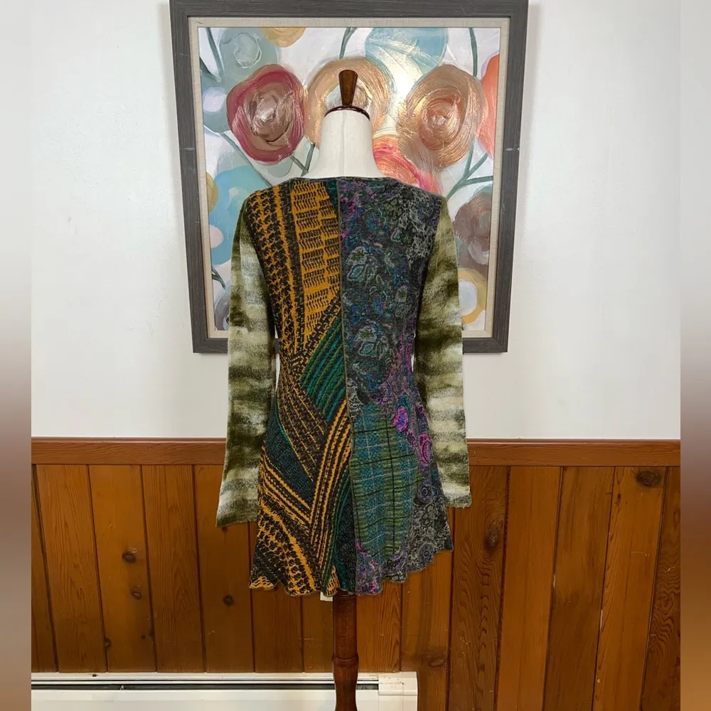 Super Cute Adore Mixed Print Tunic Sweater! Size M - Image 7