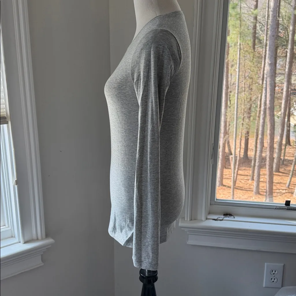 Gray Long Sleeve Women's Top Size M - Image 3