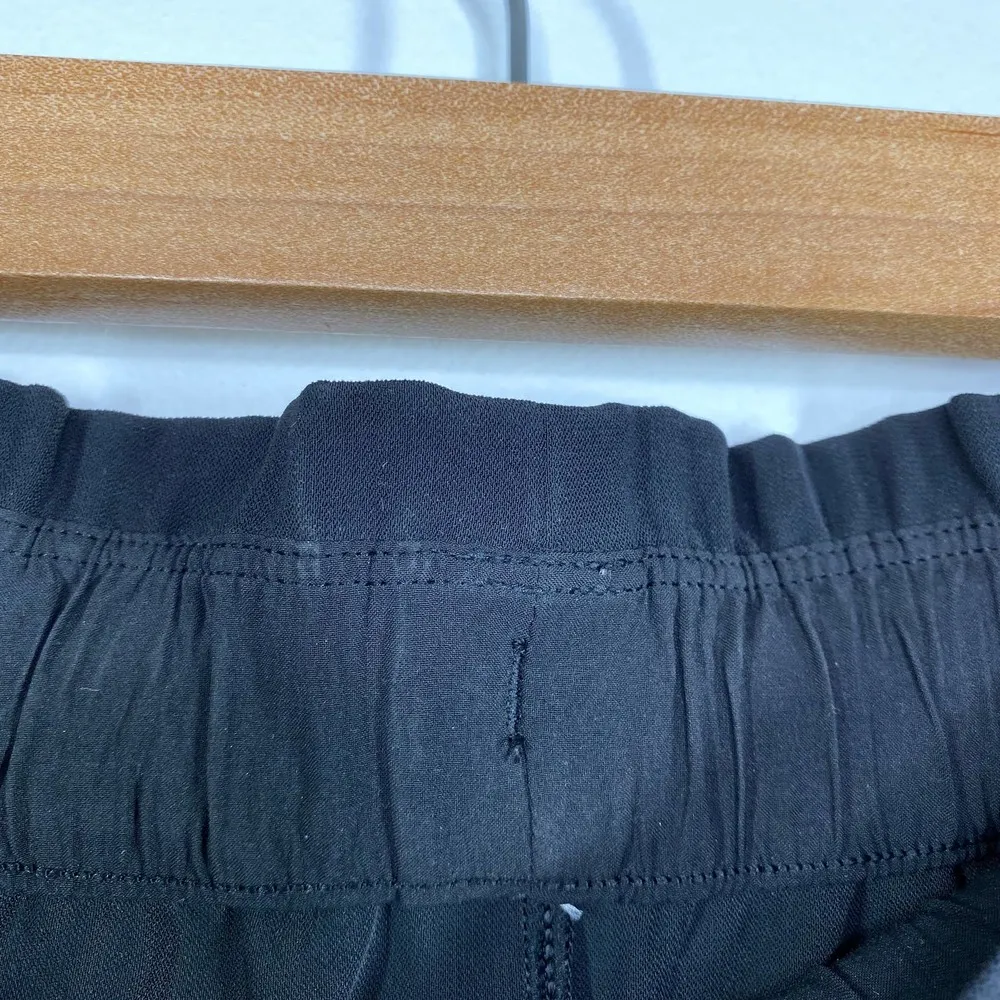 Lululemon On The Fly Black Velvet Trim Drawstring Jogger Pants Women's Size 2 - Image 34