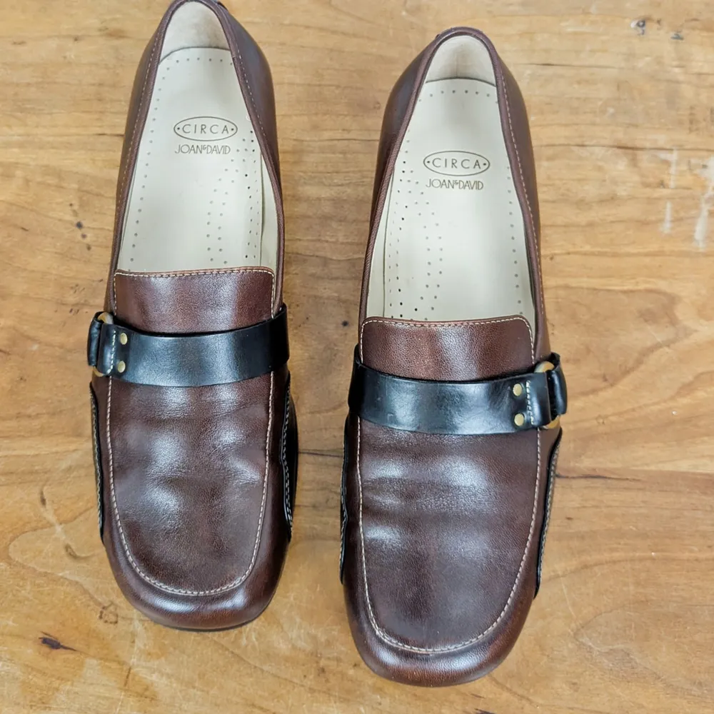 Joan & David Harness Style Two Tone Flats Size 8M - Image 3