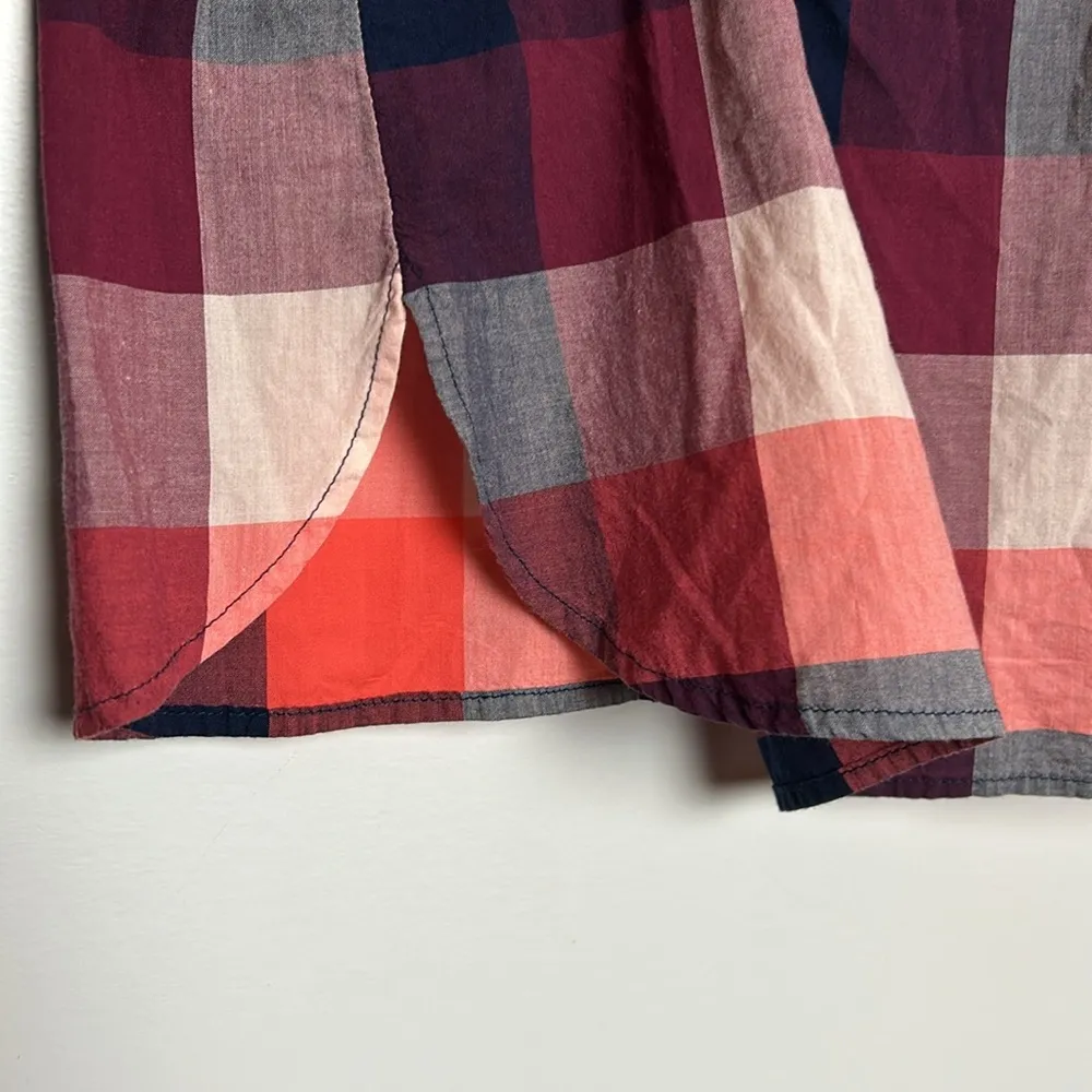 Old Navy| The Classic Shirt Buttondown Pinks and Blues sz XS - Image 6