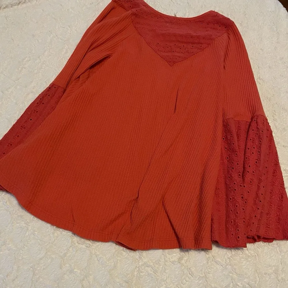 Free People Women's Size Small Eyelet Lace Bell Sleeve Boho Orange V-Neck‎ Tunic - Image 3