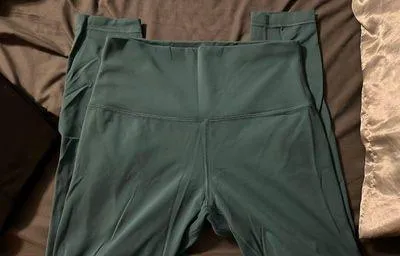 Align 25” Leggings - Image 2