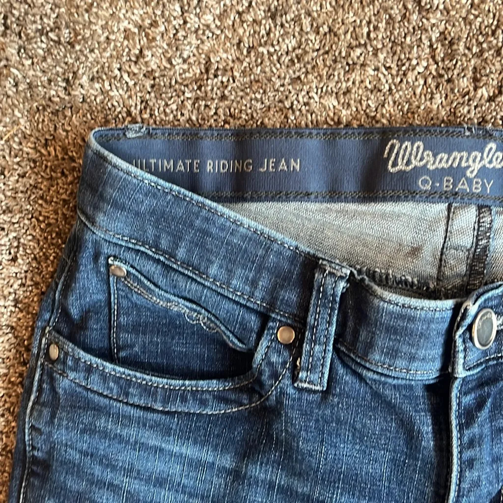 Women’s wrangler ultimate riding jeans, size 7‎ x 32 - Image 3