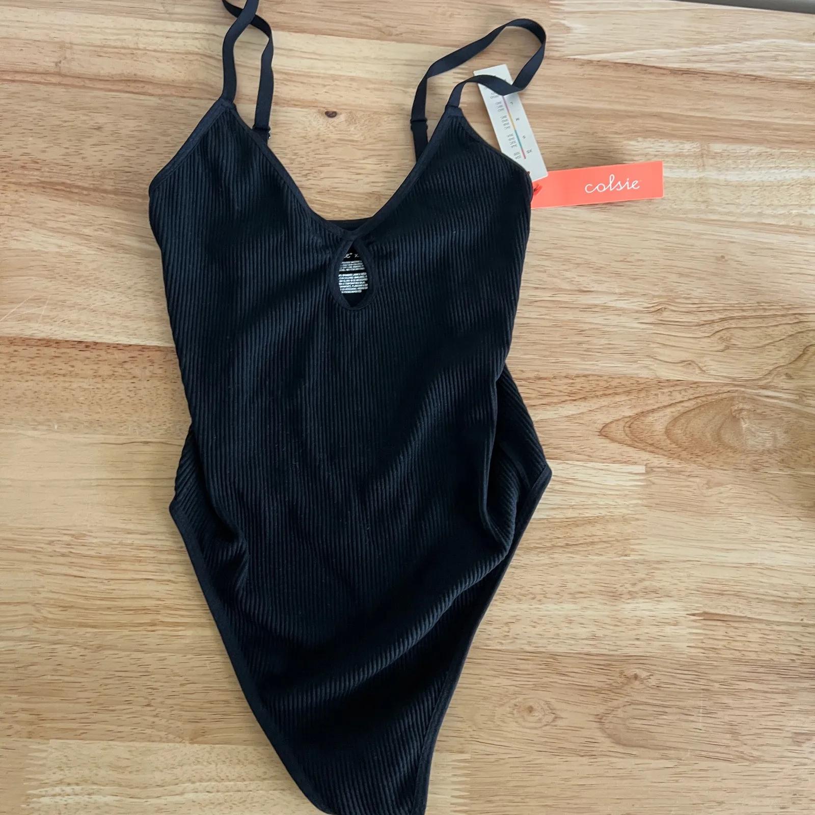 Colsie Women's Black Seamless Keyhole Bodysuit - Image 8