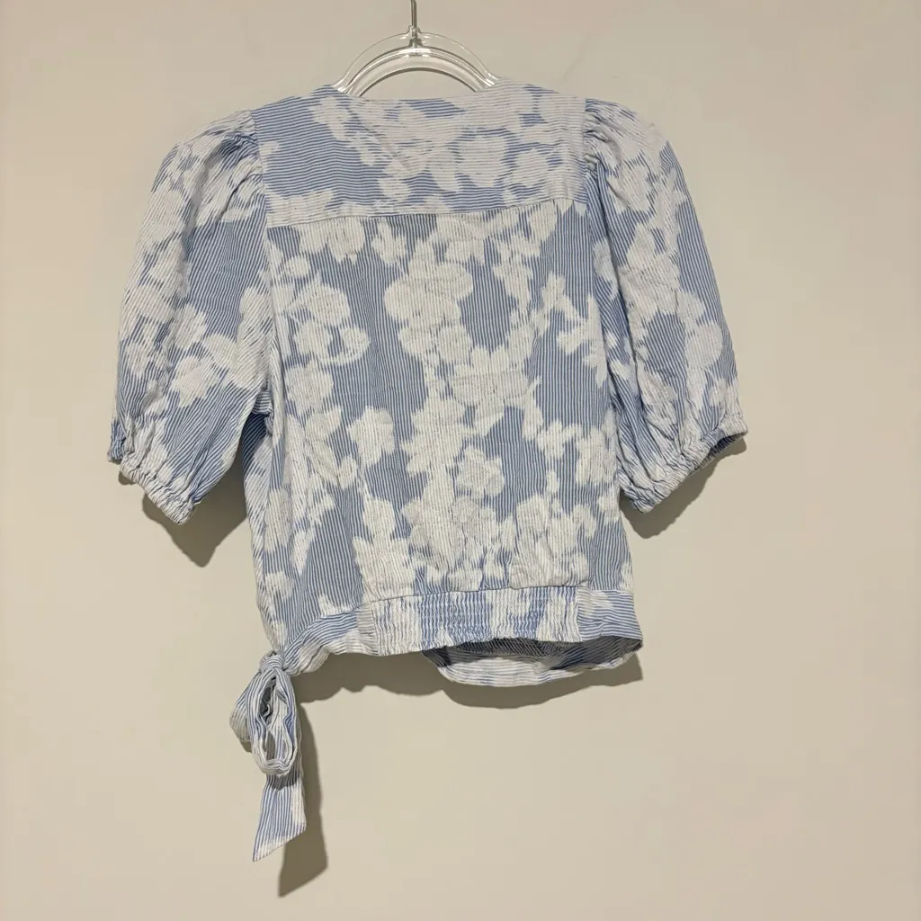 Banana Republic Floral Puff Sleeve Crop Top Midnight‎ Floral Stripe Blue Medium - Image 3