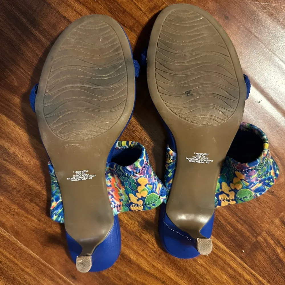 IMPO stretch heels - Image 3