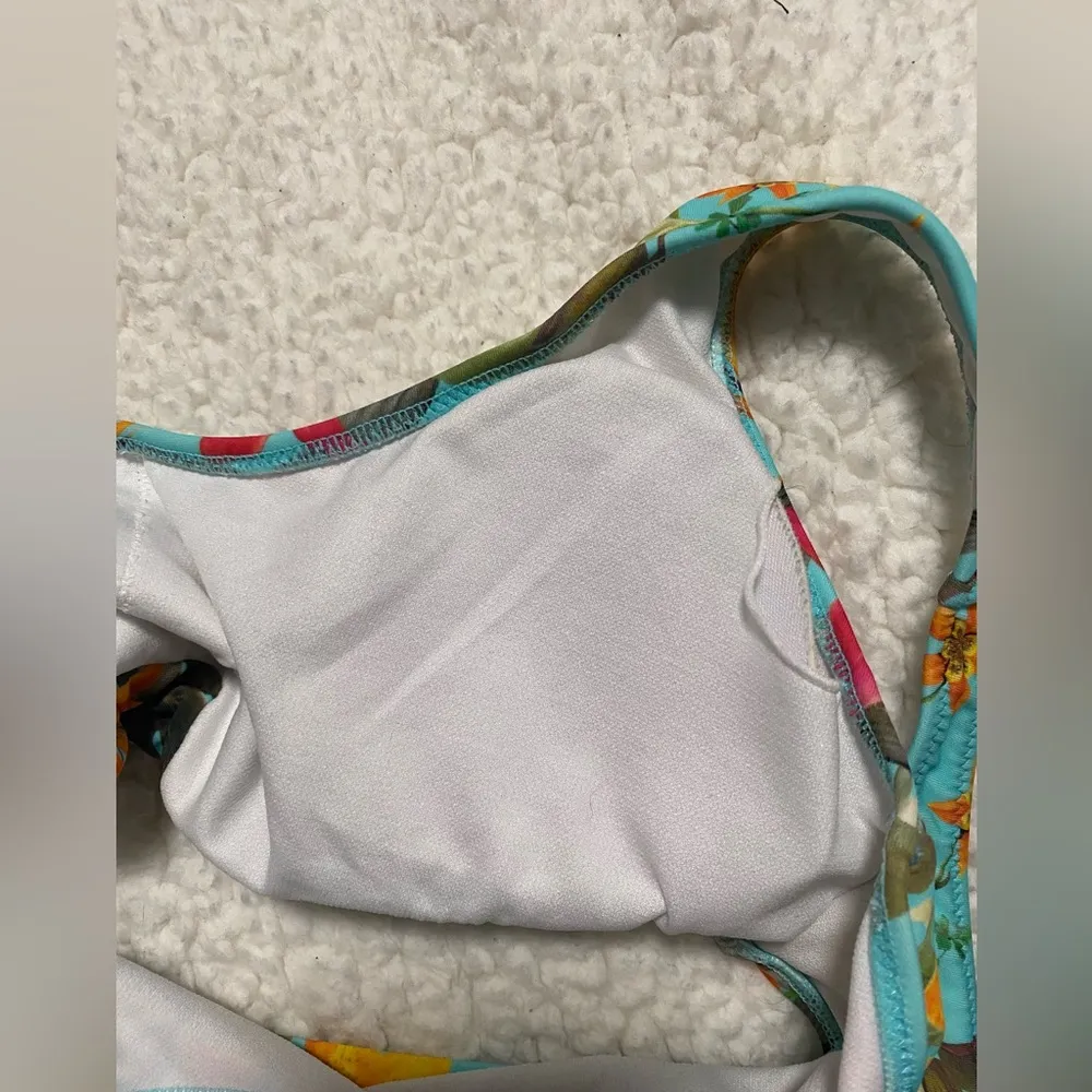 Express Floral Bikini Top 💐 - Image 5