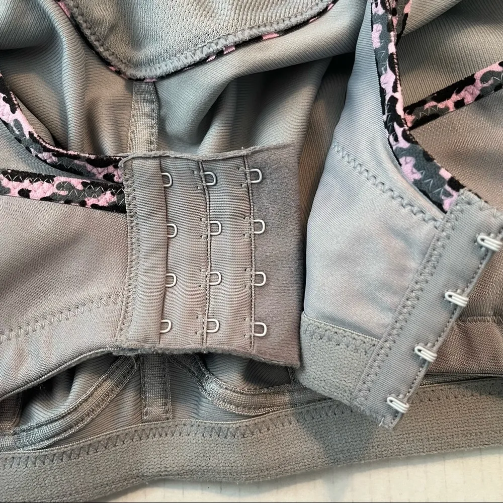 Glamorise Sports Bra Silver No - Image 11