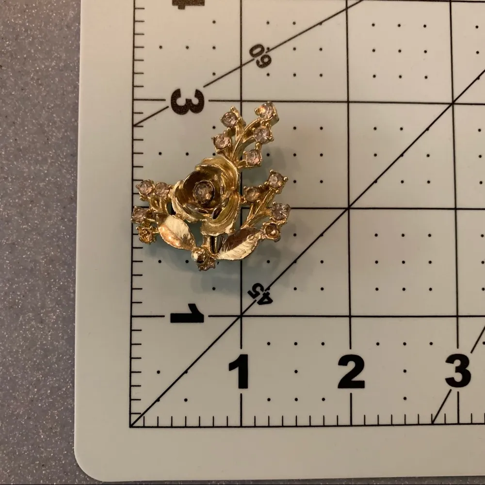 Vintage Gold Color Flower Brooch Branches, Leaves & Rhinestones // - Image 4