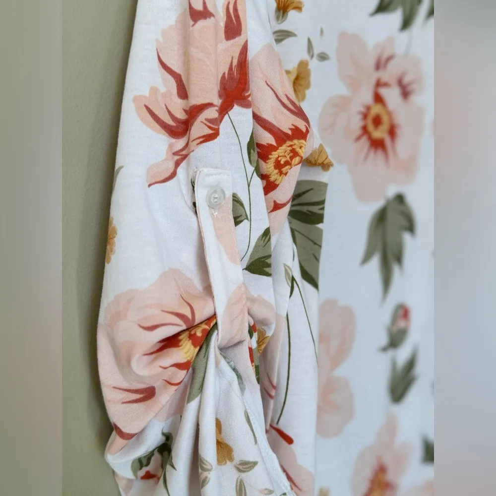 LuLaRoe Floral Valentina Ladies Large Button Down Shirt in Pinks, Green, White - Image 5