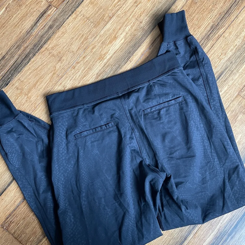 Lululemon yoga party pant - Image 3