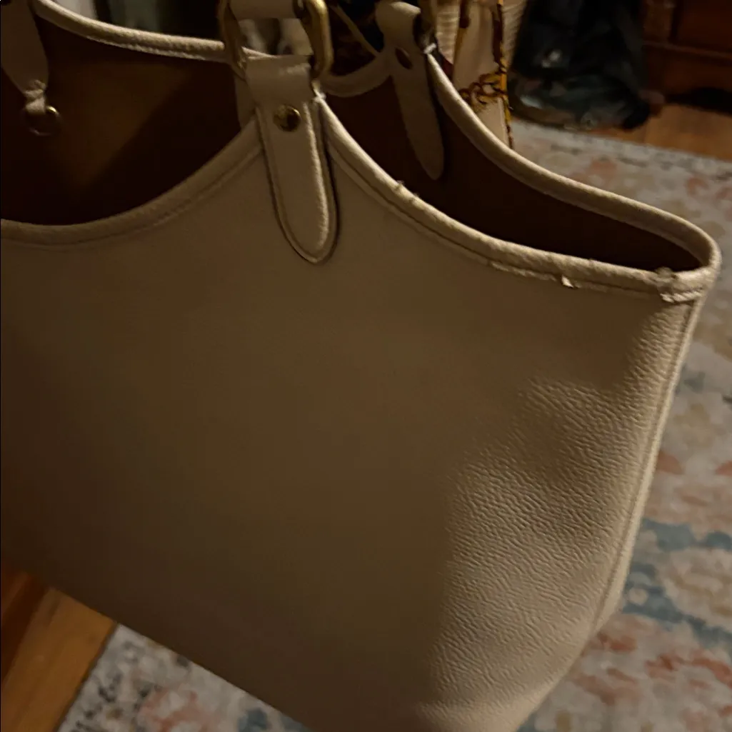 COACH Day Tote Bag cream Pebbled Leather Tote - Image 9