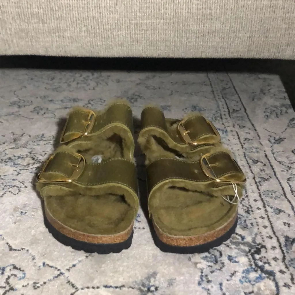 Birkenstock Arizona Big buckle Shearling sandal slide fur olive green - Image 7