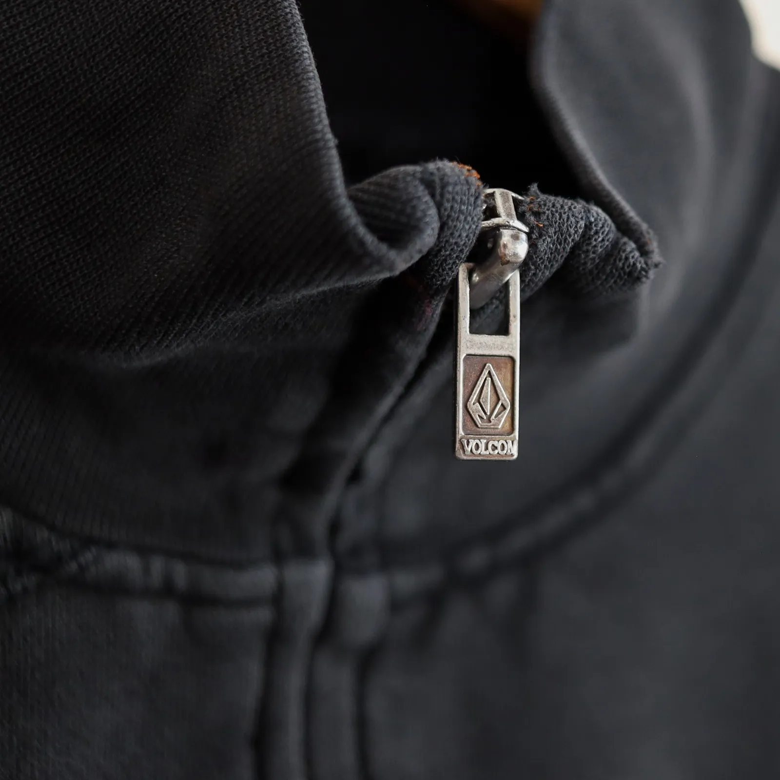 Vintage Volcom Full Zip Jacket "Slightly Removed" Black Graphic Womens S Y2K‎ - Image 9