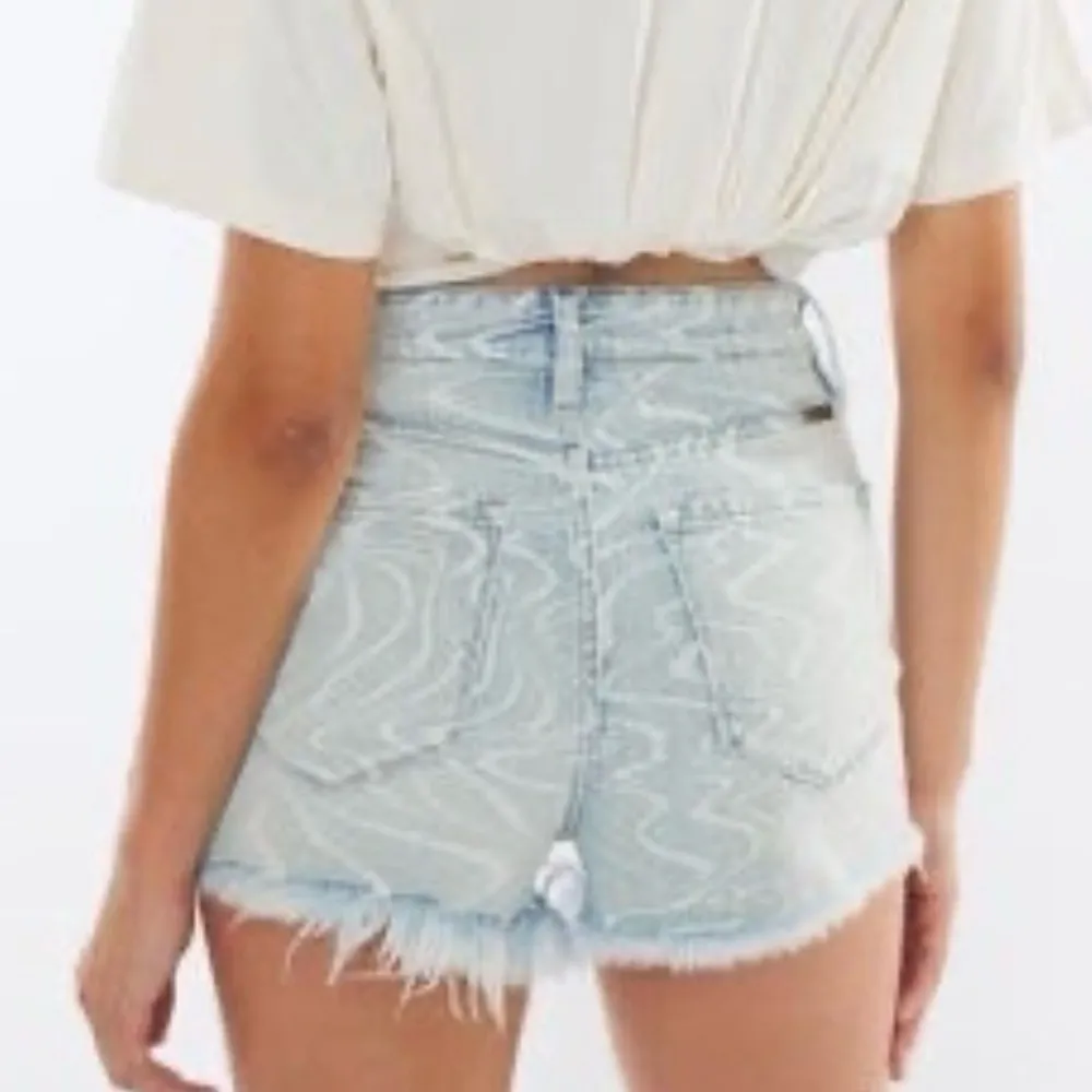 KanCan Fringe Printed Women’s Shorts Size 13/30 Blue White High Waist - Image 2