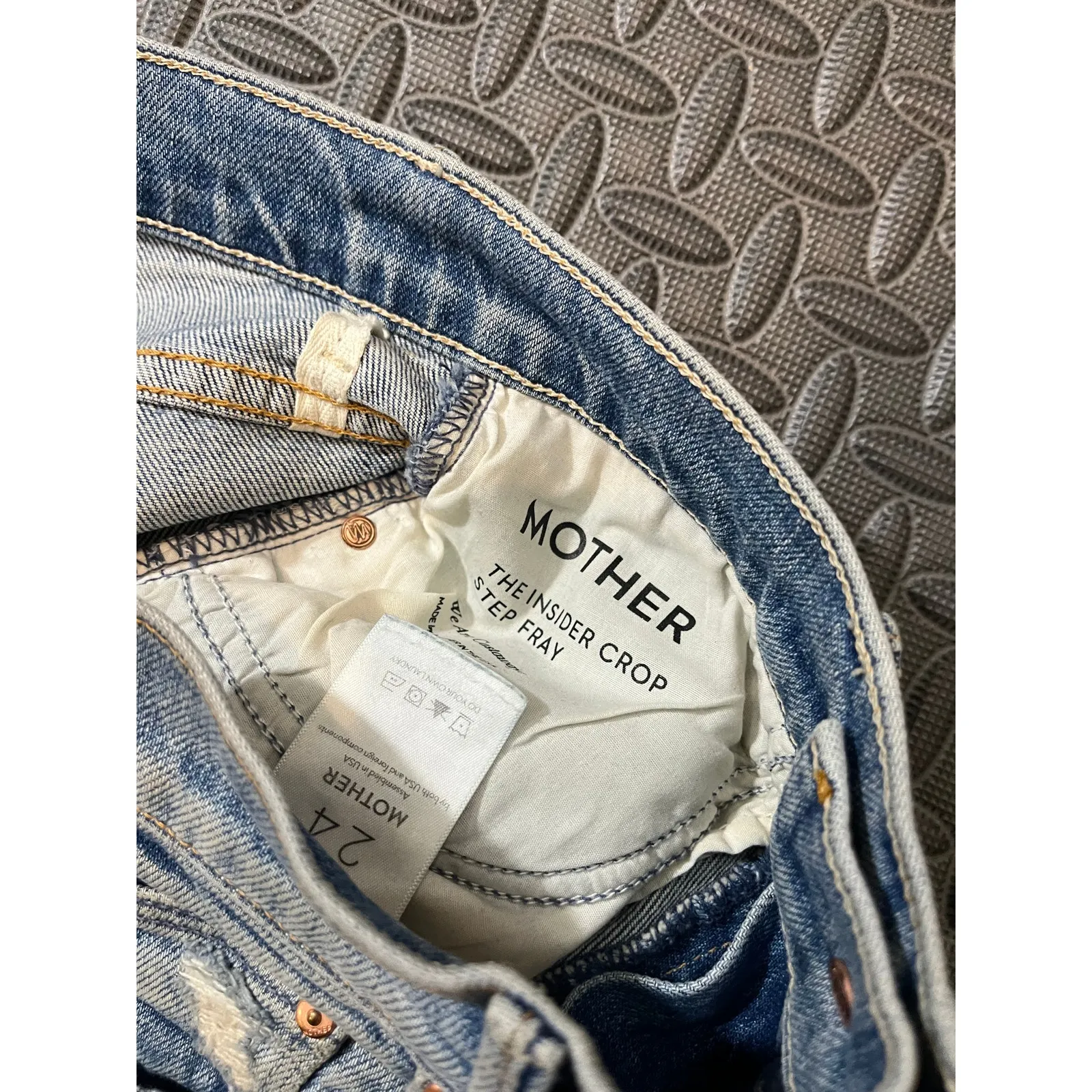 Mother Superior The Insider Crop Step Fray Jeans‎ In We Are Castaways Size 24 Blue - Image 7