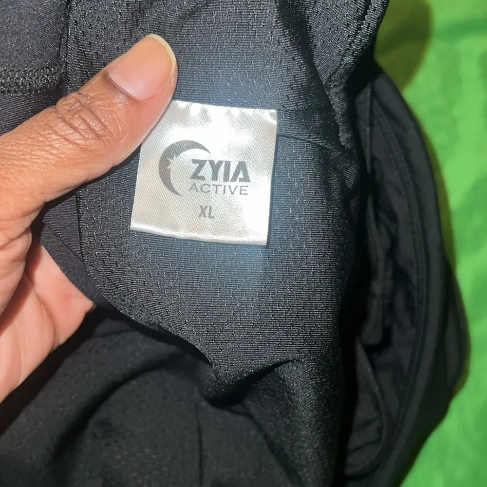 Zyia Black Women's Active Shorts size XL - Image 7