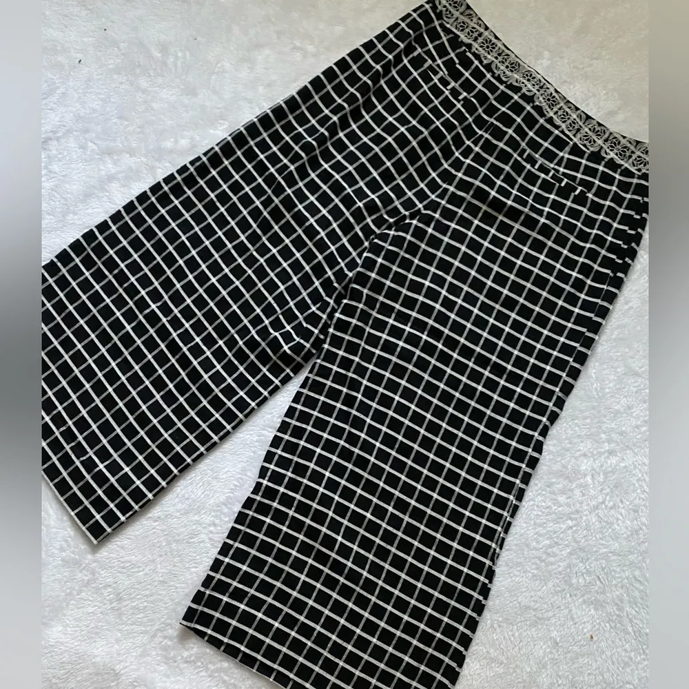 Pants| Anthropologie  Wide Leg Crop Linen Black White Pants. - Image 3