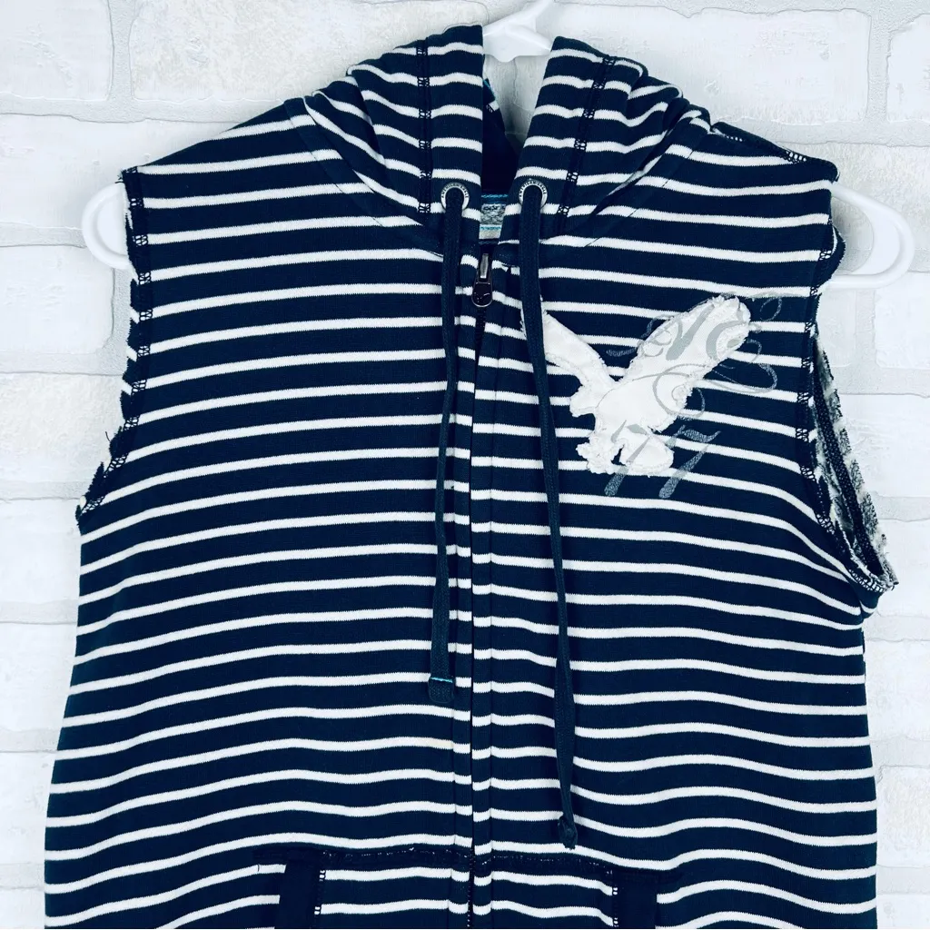 AMERICAN EAGLE Size M Navy White Striped‎ Hoodie Vest Fleece Bird AE Womens - Image 4