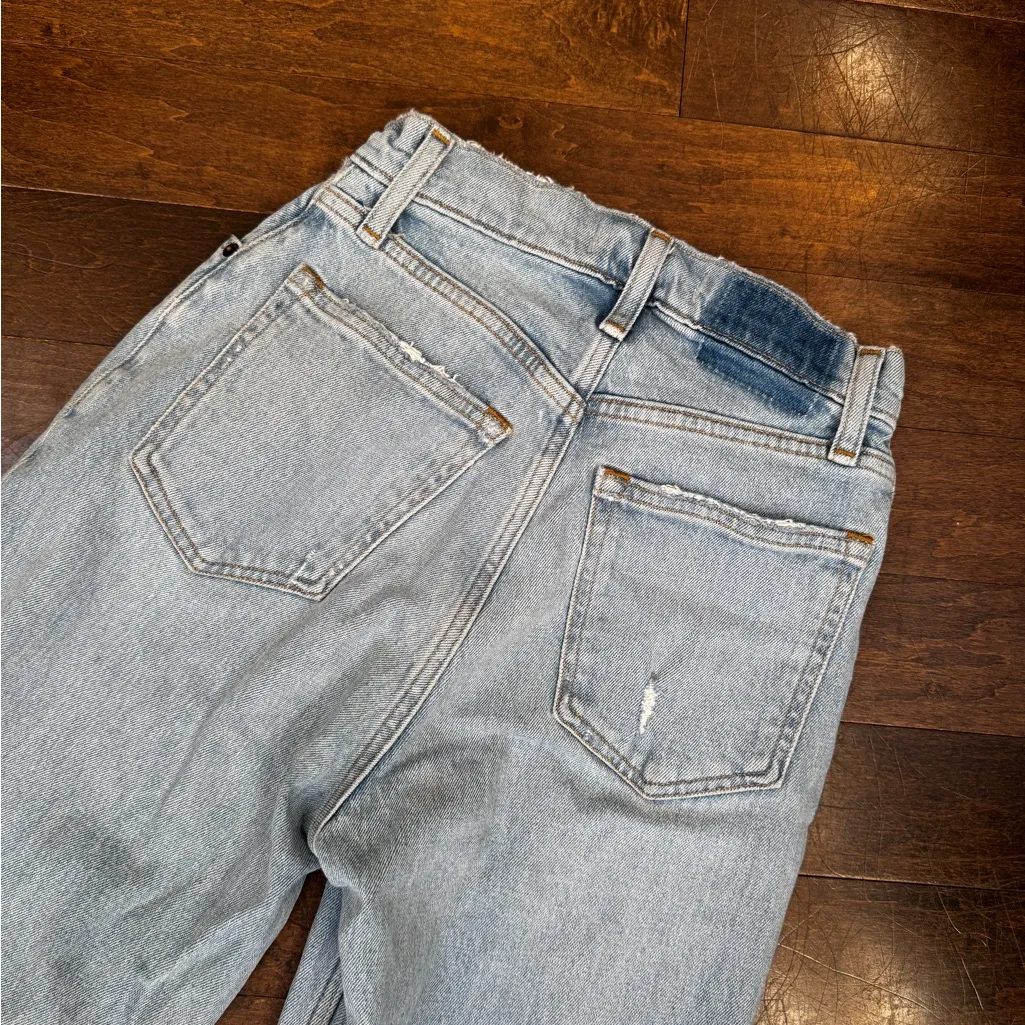 Abercrombie and fitch light wash high waisted straight leg ripped jeans US 25 - Image 10